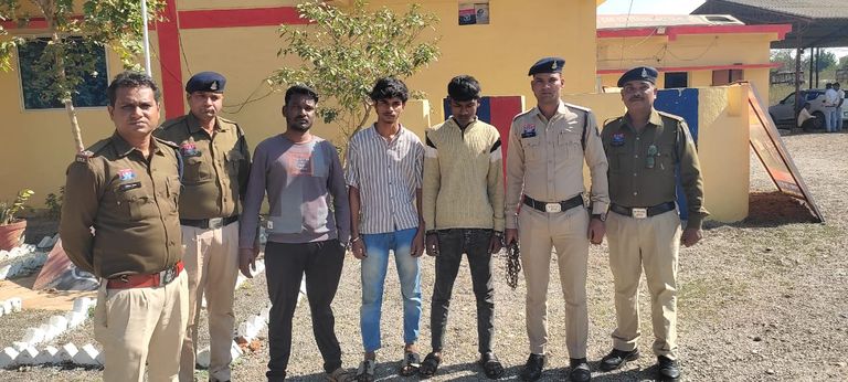 डोंगरगांव में पान दुकान के पास जानलेवा हमला, तीन आरोपी गिरफ्तार