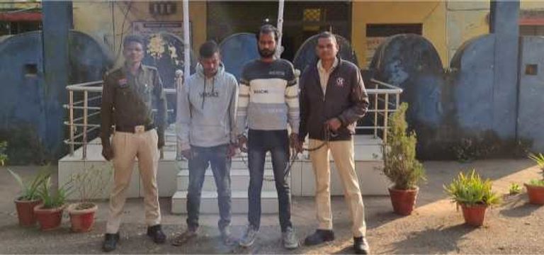 KHAIRAGARH | छुईखदान — मारपीट व धमकी का मामला, दो आरोपी गिरफ्तार