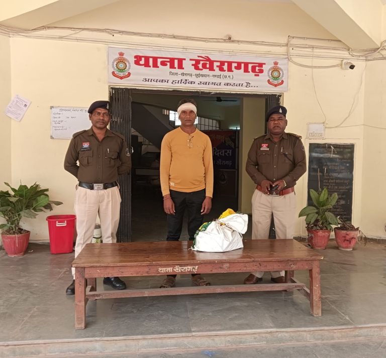 खैरागढ़. अवैध शराब के खिलाफ कार्रवाई: आरोपी गिरफ्तार, 5.76 लीटर अंग्रेजी शराब जब्त