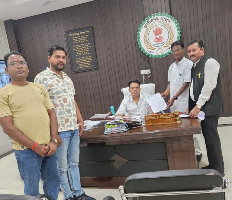 यात्री प्रतीक्षालय की बदहाल स्थिति पर कांग्रेस का अल्टीमेटम