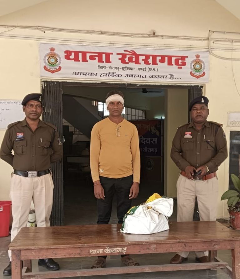 32 पौवा शराब के साथ एक आरोपी गिरफ्तार