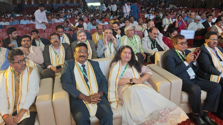 भारतीय विश्वविद्यालय संघ की बैठक में शामिल हुईं कुलपति प्रो. (डॉ.) लवली शर्मा