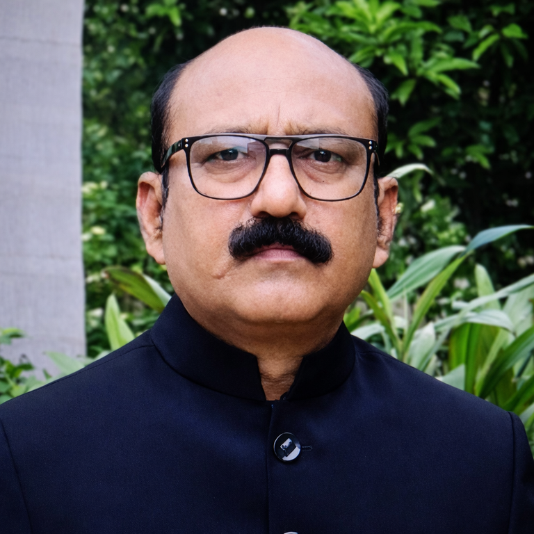 गरीबो के स्वास्थ्य से खेल, लाखो की गड़बड़ी करने वाले सीएमओ नरेश वर्मा सस्पेंड